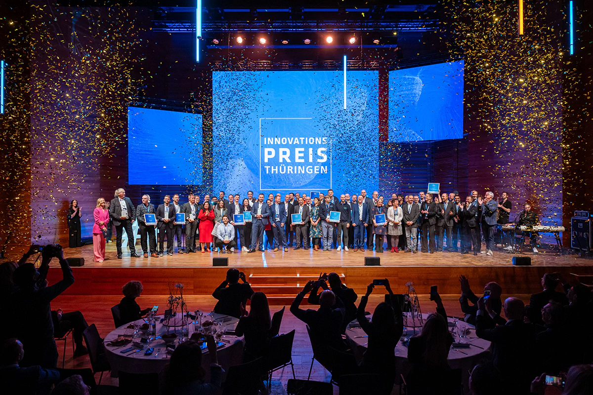 Bild: STIFT, Thomas Müller Die glücklichen Gewinner des Innovationspreises Thüringen 2025