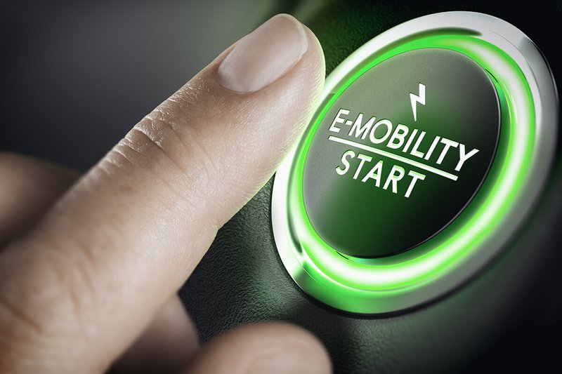 Auto-Start-Taste mit Aufschrift E-Mobility