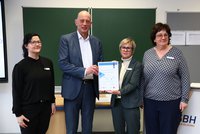 Übergabe Anerkennungsurkunde GPS