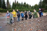 Minister Tiefensee, the Weidner family and other participants at the official ground-breaking ceremony.
