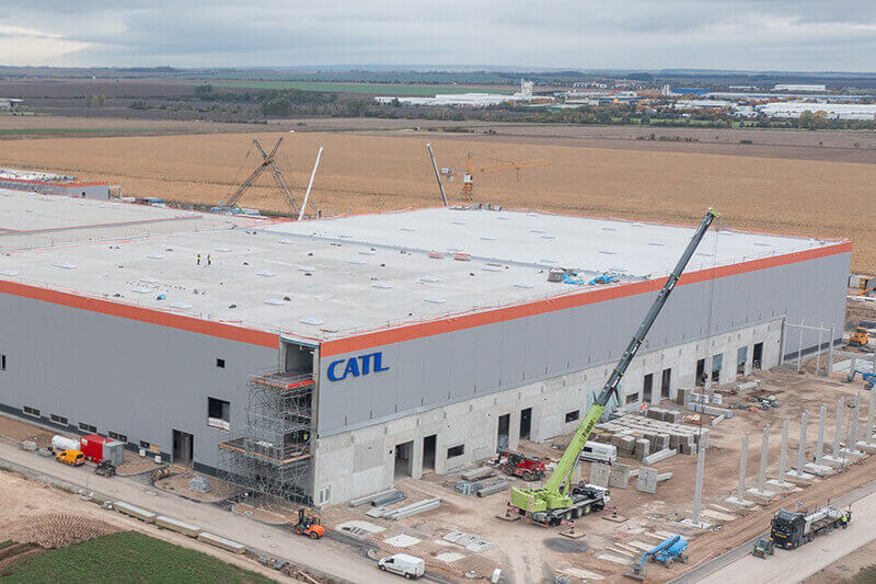 In dem ca. 500 Meter langen Gebäude der Batterie-Gigafabrik von CATL ist Platz für bis zu sechs Fertigungslinien. Bild: CATL