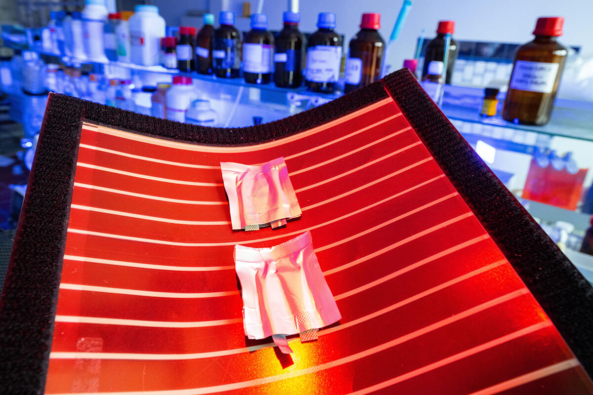 Polymer-based batteries and flexible solar cells as developed at the new institute.
