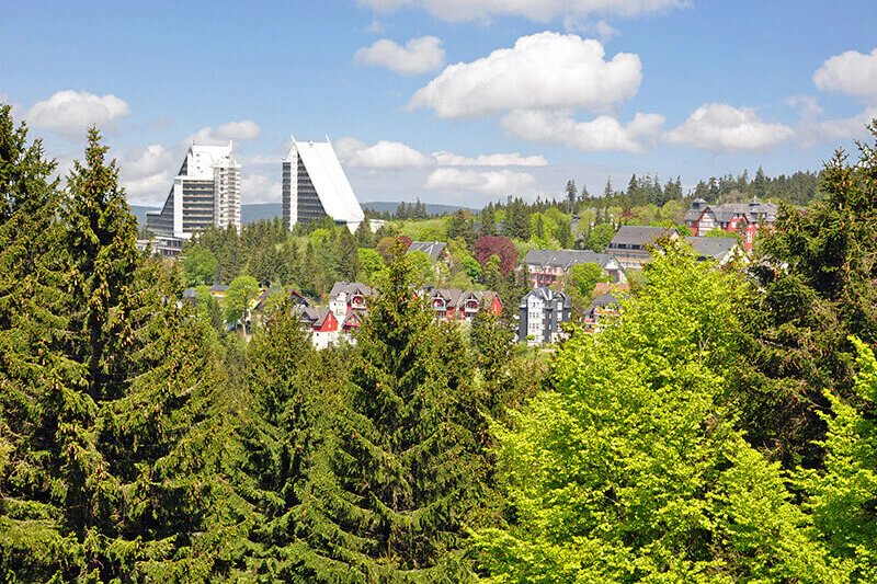 Noch lässt der Winter in Oberhof auf sich warten. Aber bereits heute freut sich die Stadt auf die Rennrodel WM 2023. Noch lässt der Winter in Oberhof auf sich warten. Aber bereits heute freut sich die Stadt auf die Rennrodel WM 2023.