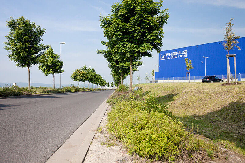 Das Logistikunternehmen Rhenus baut seinen Standort im Industriegebiet Kindel bei Eisenach kräftig aus. Bild: LEG Thüringen, Fotograf: Andreas Hultsch Das Logistikunternehmen Rhenus baut seinen Standort im Industriegebiet Kindel bei Eisenach kräftig aus. Bild: LEG Thüringen, Fotograf: Andreas Hultsch