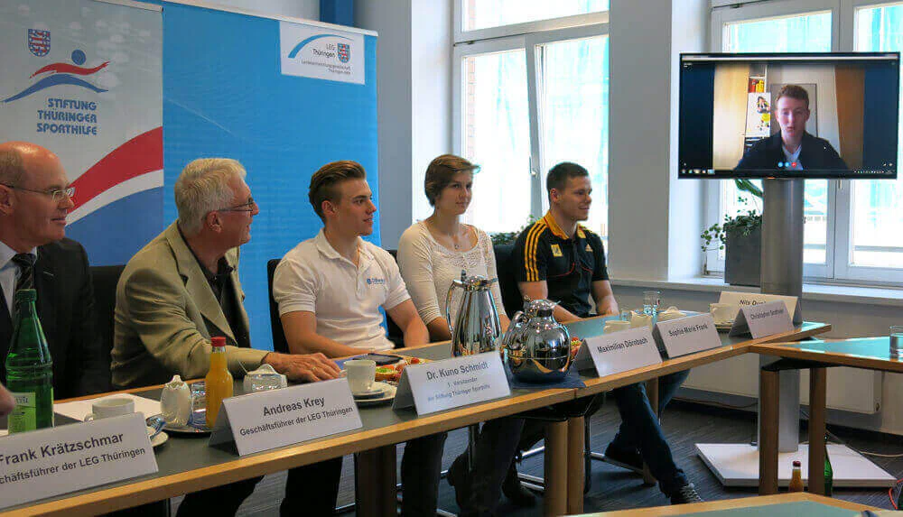 Nils Dunkel (Turnen) trainiert aktuell in Berlin und nahm via Skype am Pressegespräch in Erfurt teil.