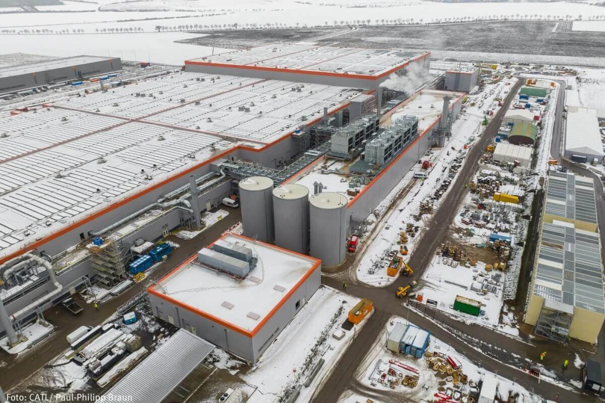 CATL startet Serienproduktion von Batteriezellen in Thüringen. Bildquelle: CATL / Paul-Philipp Braun Die Produktionsstätte des chinesischen Batterieherstellers Contemporary Amperex Technology Co. Ltd. (CATL) im Industriegebiet „Erfurter Kreuz“