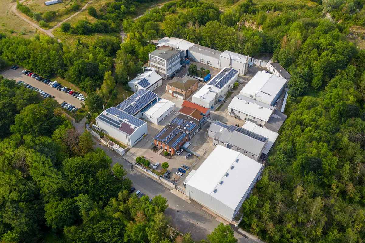 Firmengelände der IBU-tec in Ehringsdorf bei Weimar.  Firmengelände der IBU-tec in Ehringsdorf bei Weimar.